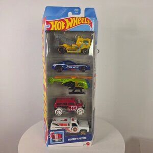 Hot Wheels 2025 5-Pack Priority Patrol, Gift Pack, Police, Tow Truck,Fire Rescue